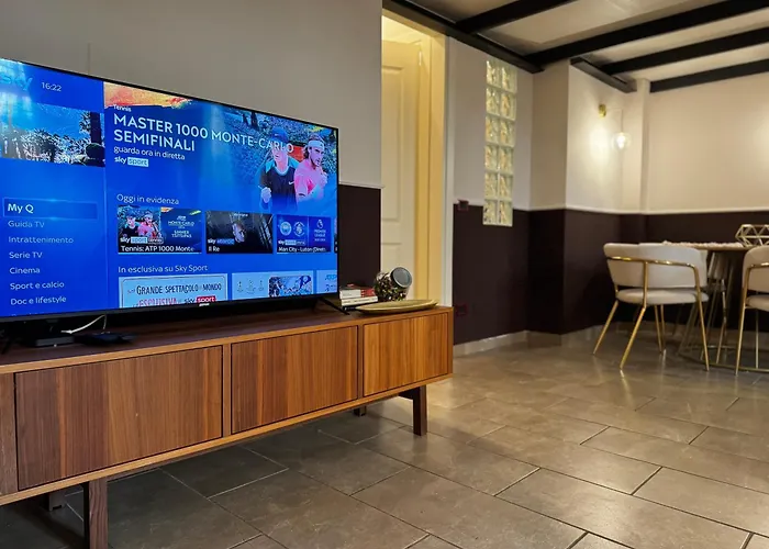 Regina Milano In Verona - Sky Tv, Wifi E Breakfast Box